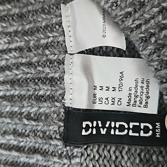 Nirvana sweater EUC Band Graphics - Picture 5 of 7